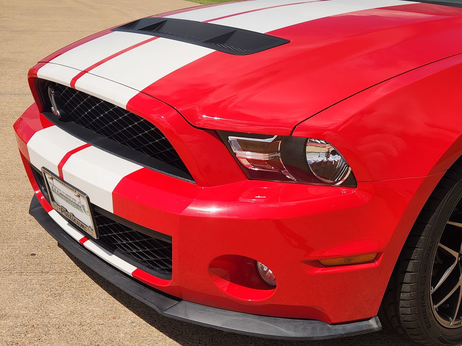 Used 2010 Ford Mustang Shelby GT500 RWD image 10