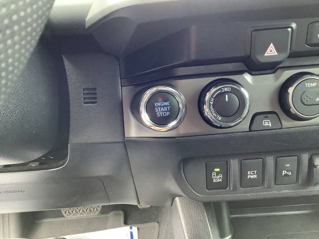 Used 2022 Toyota Tacoma TRD Sport w/ TRD Premium Sport Package AWD/4WD image 14