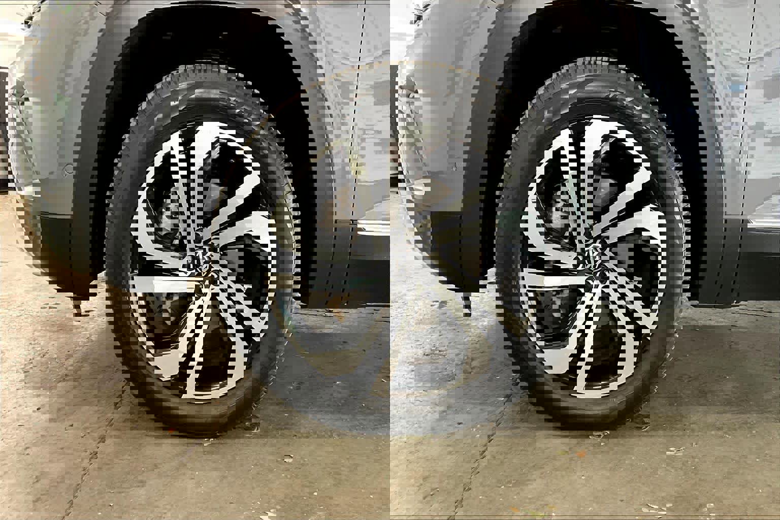 Used 2021 Volkswagen Atlas Cross Sport SEL Premium image 12