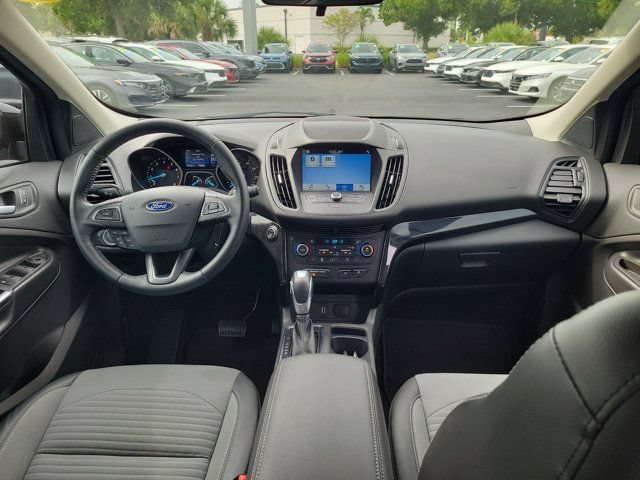 Used 2019 Ford Escape SE FWD image 2