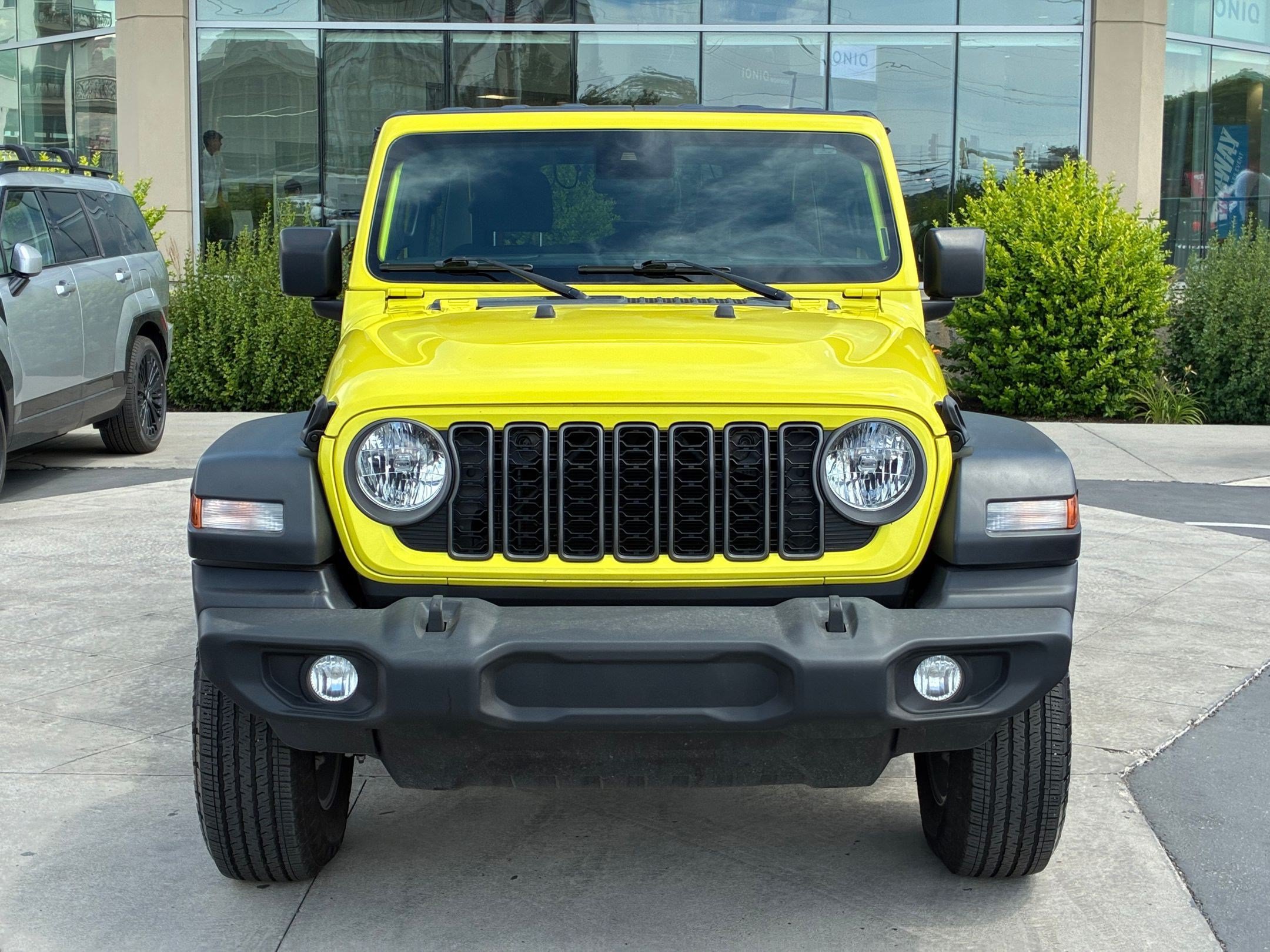 Used 2024 Jeep Wrangler Unlimited Sport AWD/4WD image 11