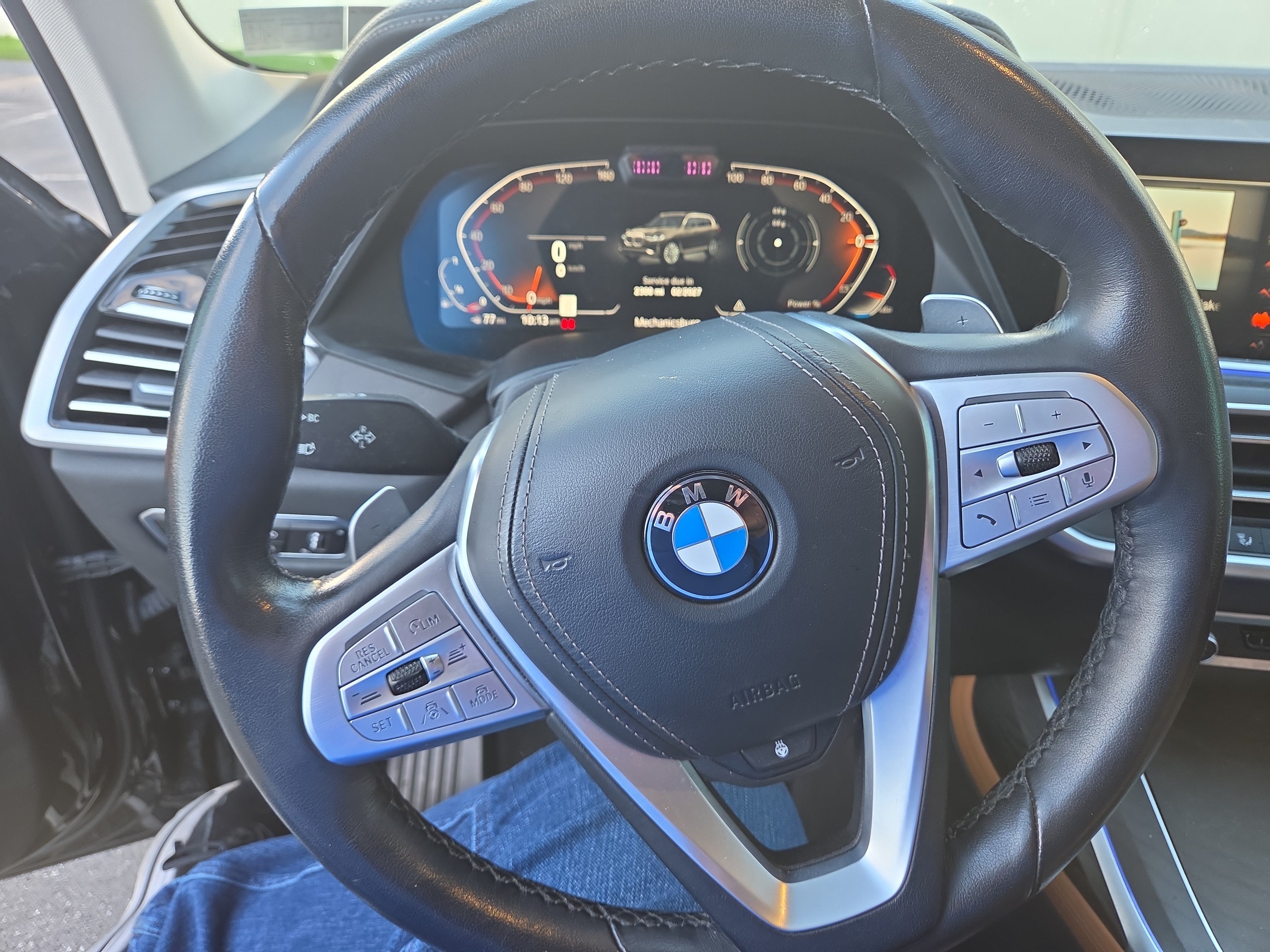 Used 2022 BMW X7 xDrive40i w/ Executive Package AWD/4WD image 3