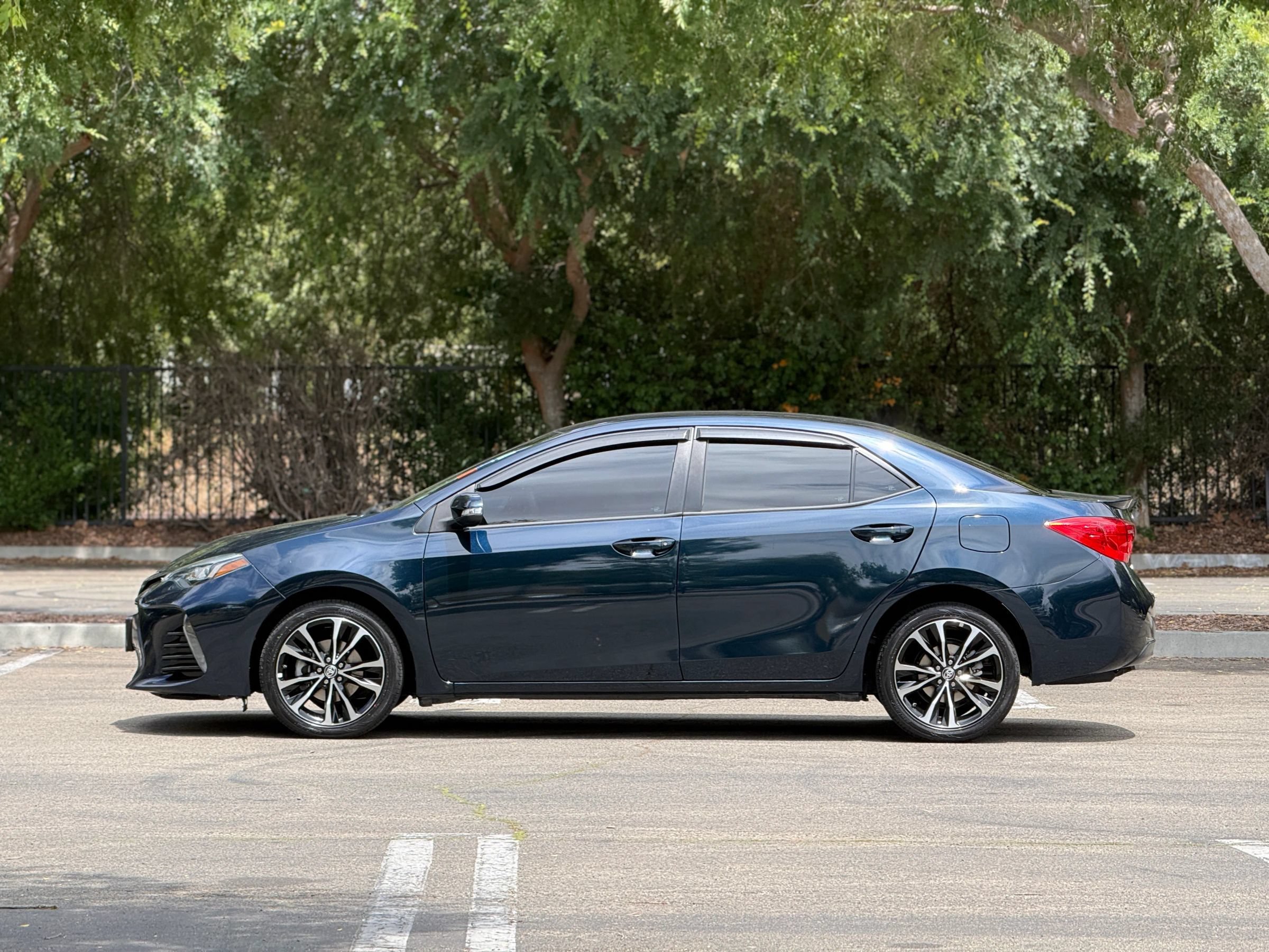 Used 2019 Toyota Corolla SE w/ Carpet Mat Package (TMS) FWD image 6
