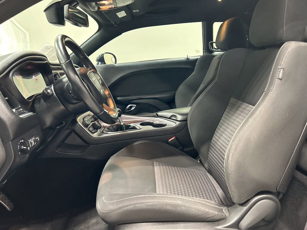 Used 2019 Dodge Challenger R/T w/ Blacktop Package image 10