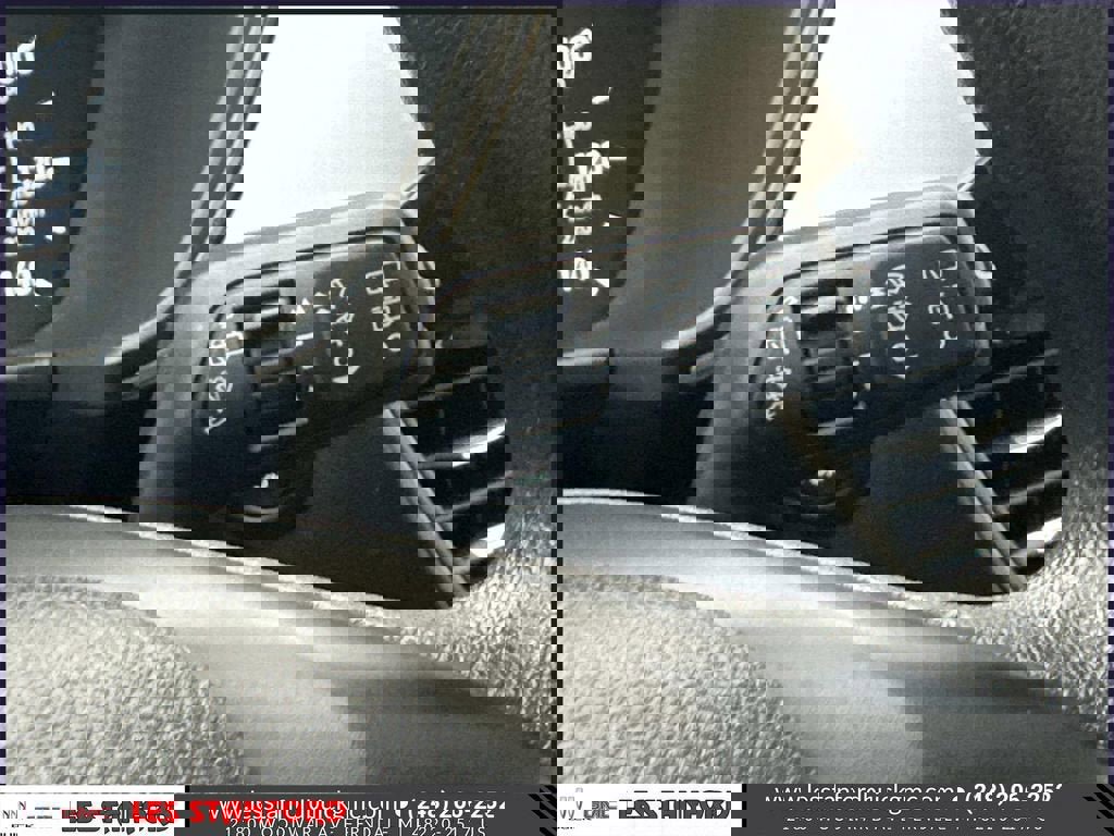 Used 2022 Ford Escape SE image 25