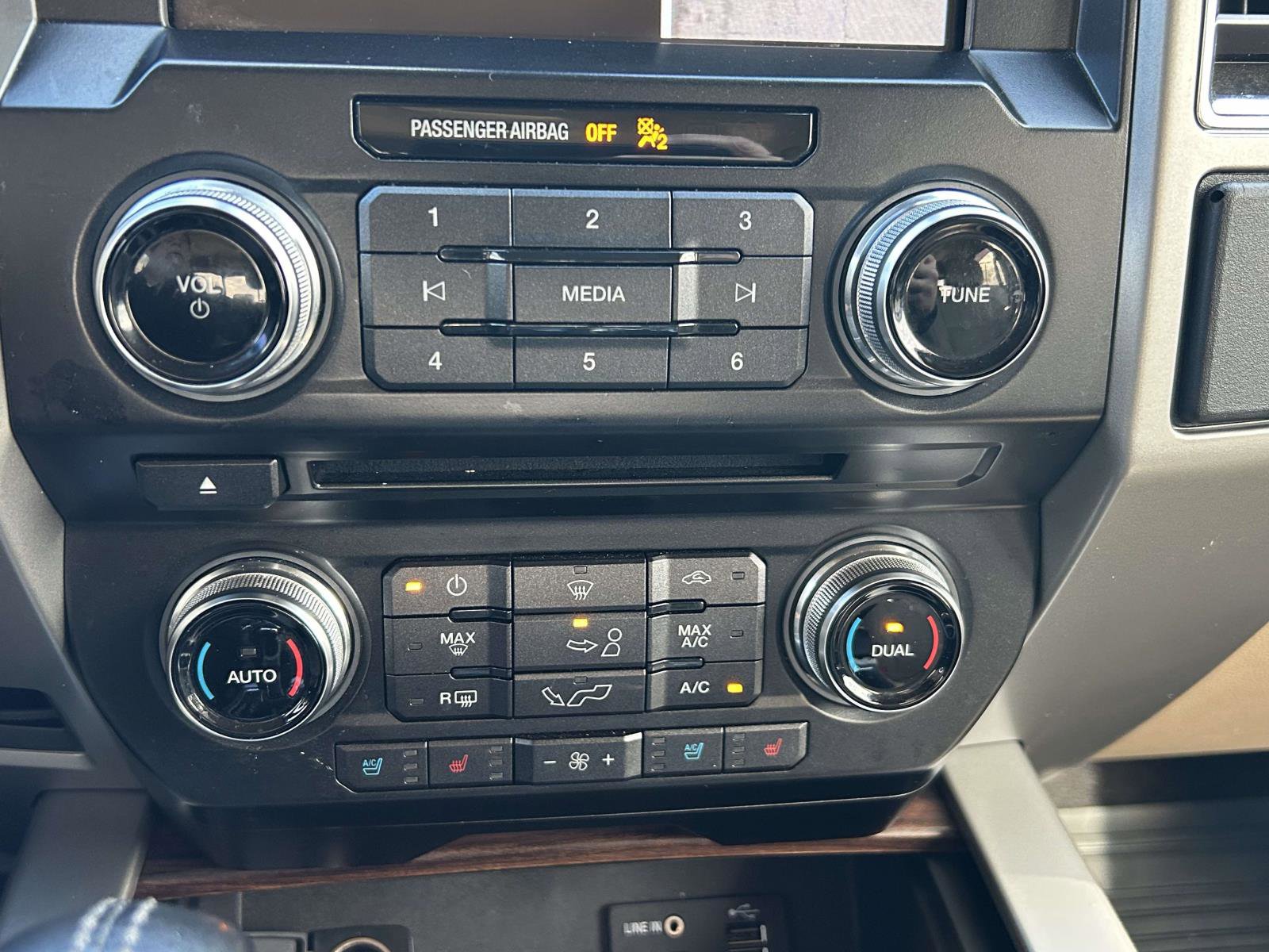 Used 2015 Ford F150 Lariat w/ Equipment Group 502A Luxury image 24