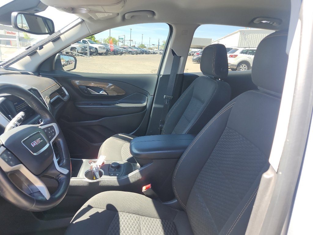Used 2020 GMC Terrain SLE w/ Driver Convenience Package FWD image 16