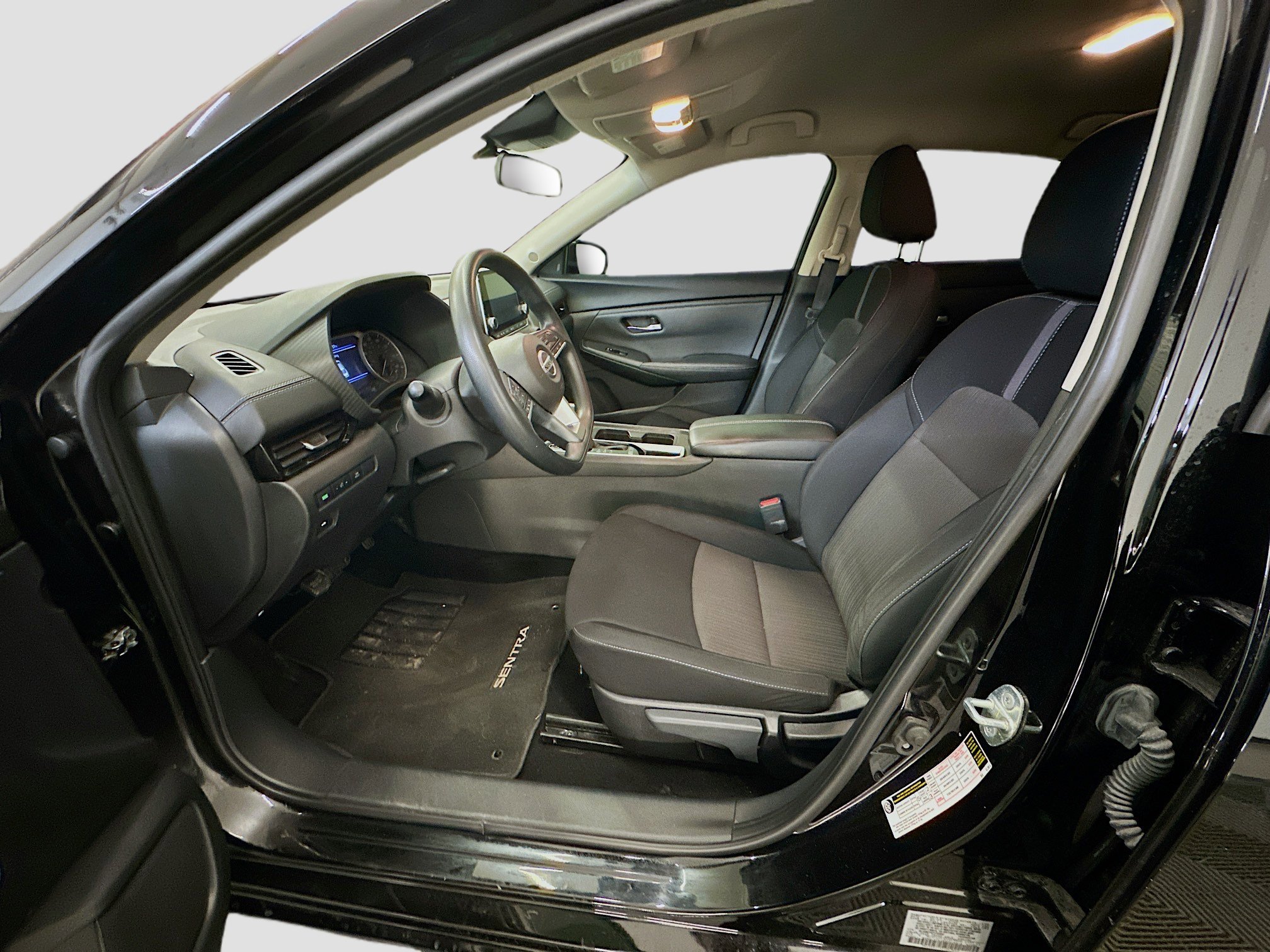 Used 2023 Nissan Sentra SV image 13