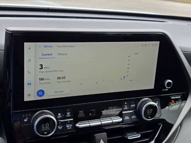Used 2025 Toyota Highlander XLE FWD image 20