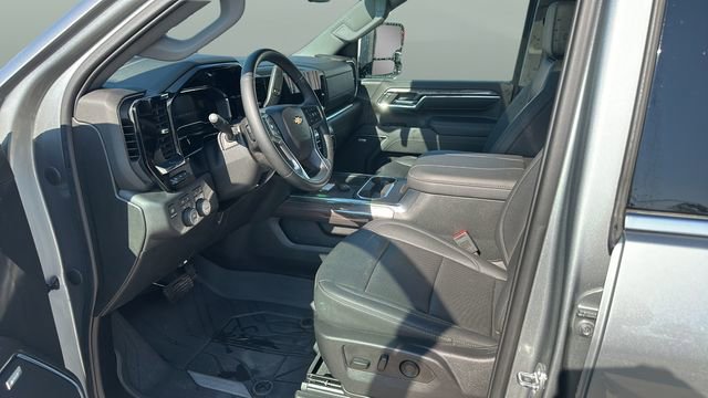 Used 2024 Chevrolet Silverado 3500 LTZ w/ LTZ Plus Package AWD/4WD image 8