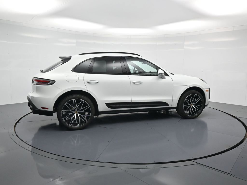 New 2025 Porsche Macan image 31