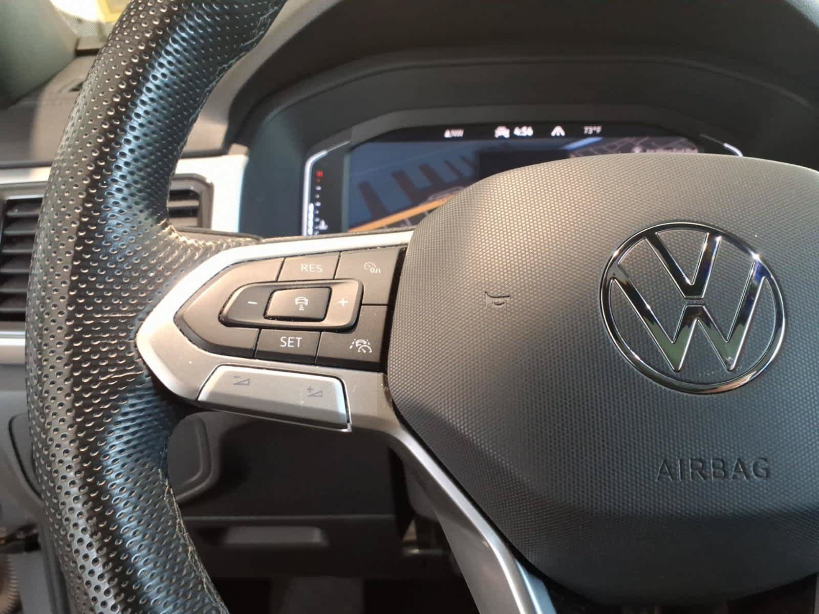 Used 2021 Volkswagen Atlas Cross Sport SEL R-Line AWD/4WD image 20