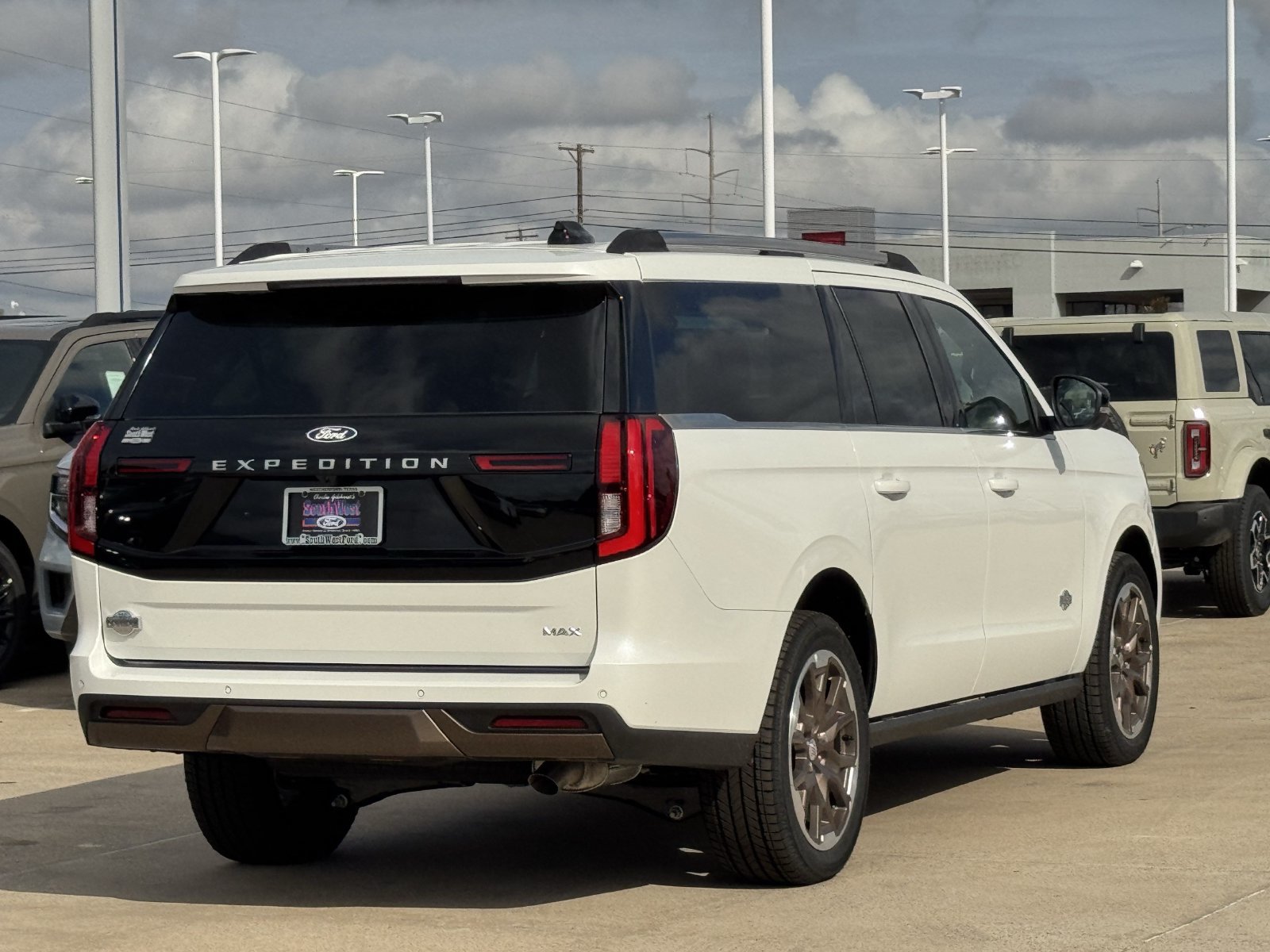 New 2027 Ford Expedition Max King Ranch AWD/4WD image 4