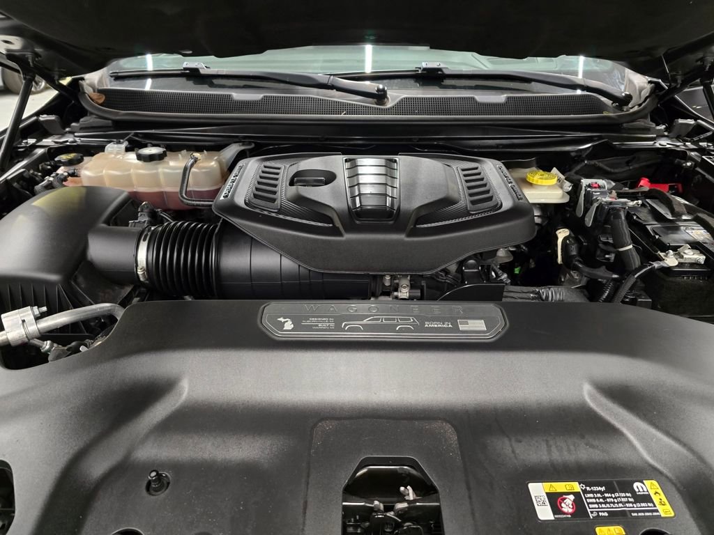 Used 2023 Jeep Wagoneer L Series III w/ Preferred Equipment Group image 13