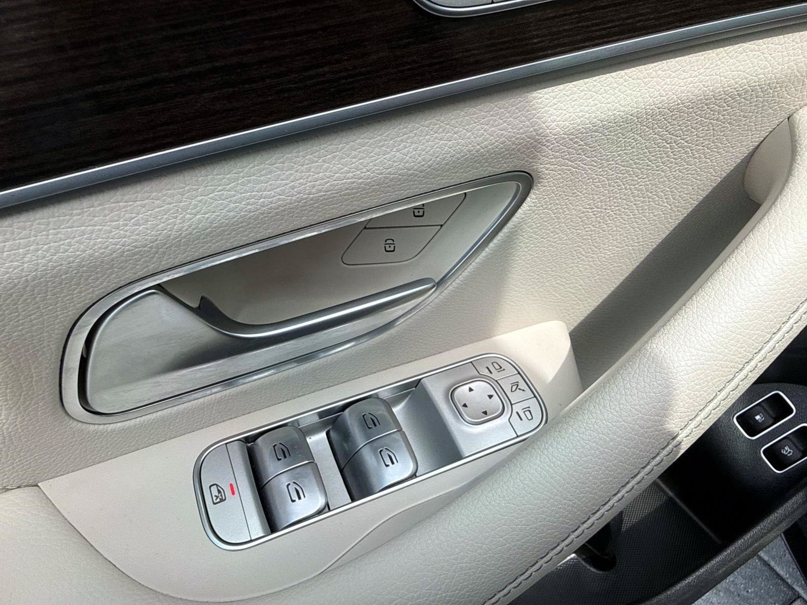 Certified 2024 Mercedes-Benz GLE 450e 4MATIC image 19