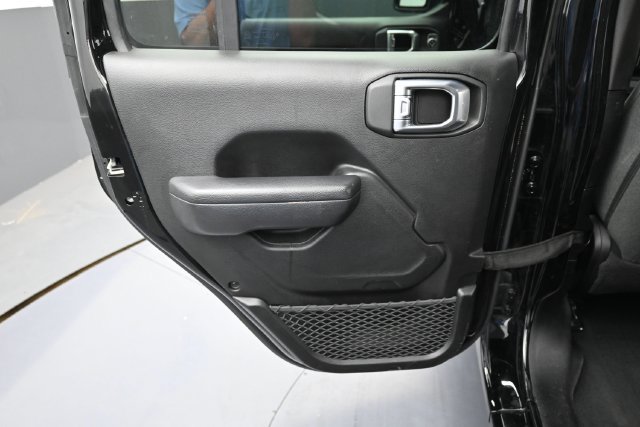 Used 2025 Jeep Wrangler Unlimited Sport AWD/4WD image 27