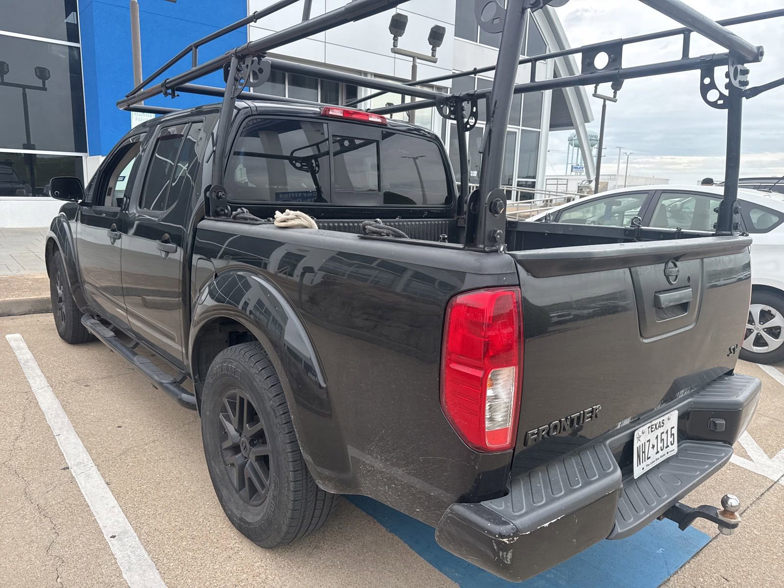 Used 2019 Nissan Frontier SV RWD image 7