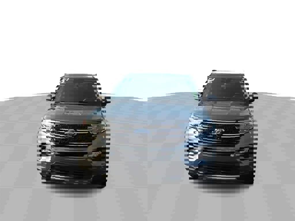 Used 2023 Ford Explorer XLT w/ Equipment Group 202A image 3