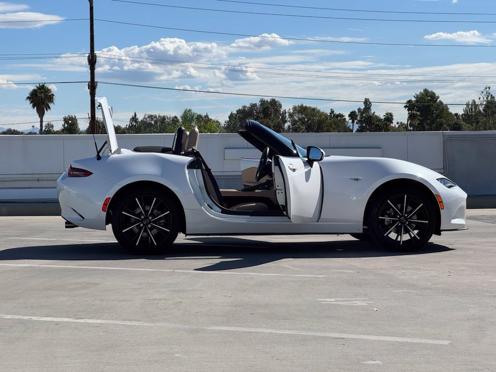 Used 2025 MAZDA MX-5 Miata Grand Touring RWD image 29