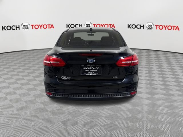 Used 2017 Ford Focus SEL w/ Cold Weather Package FWD image 7