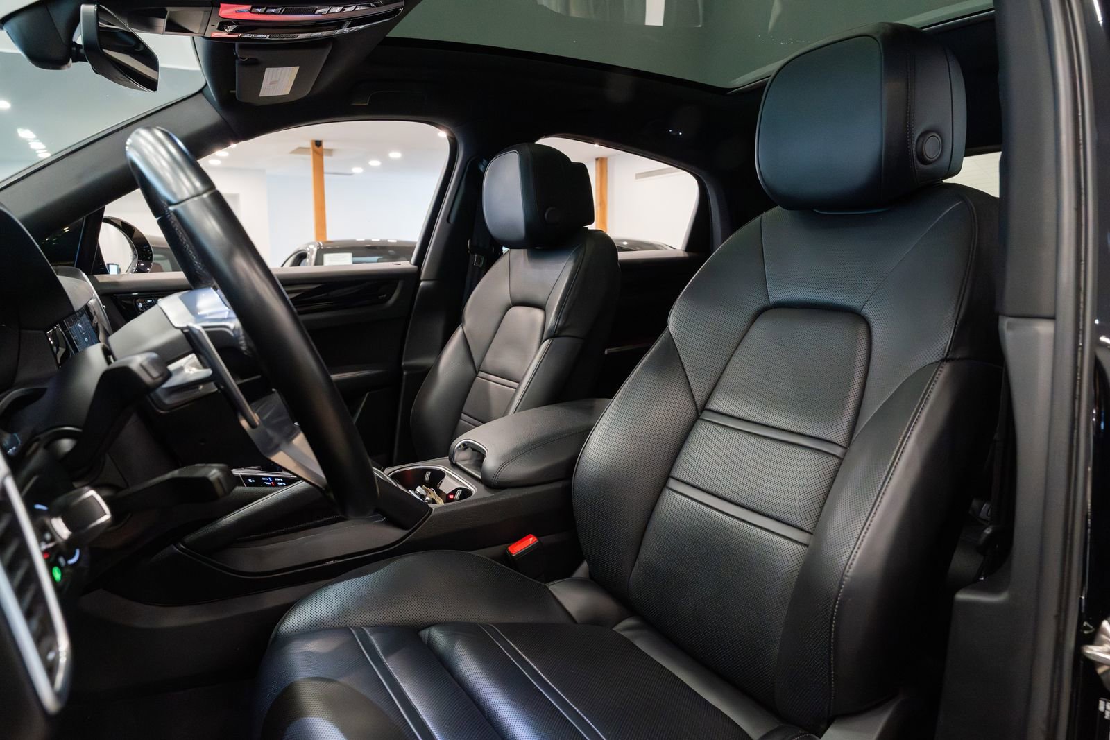 Used 2020 Porsche Cayenne E-Hybrid Coupe w/ Premium Plus Package image 17