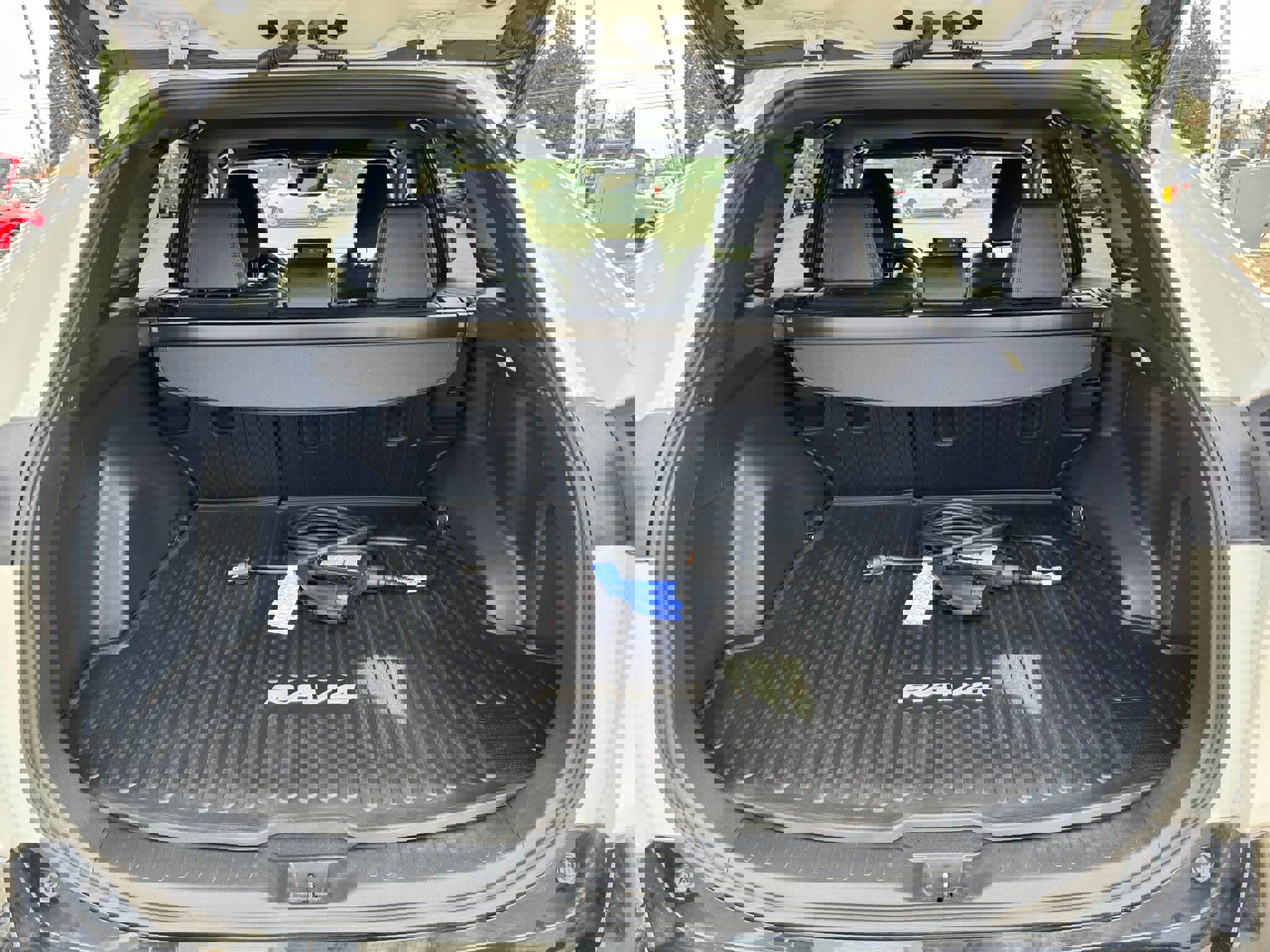 Used 2022 Toyota RAV4 XSE w/ Weather Package image 11