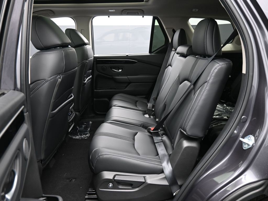New 2025 Honda Pilot Touring image 36