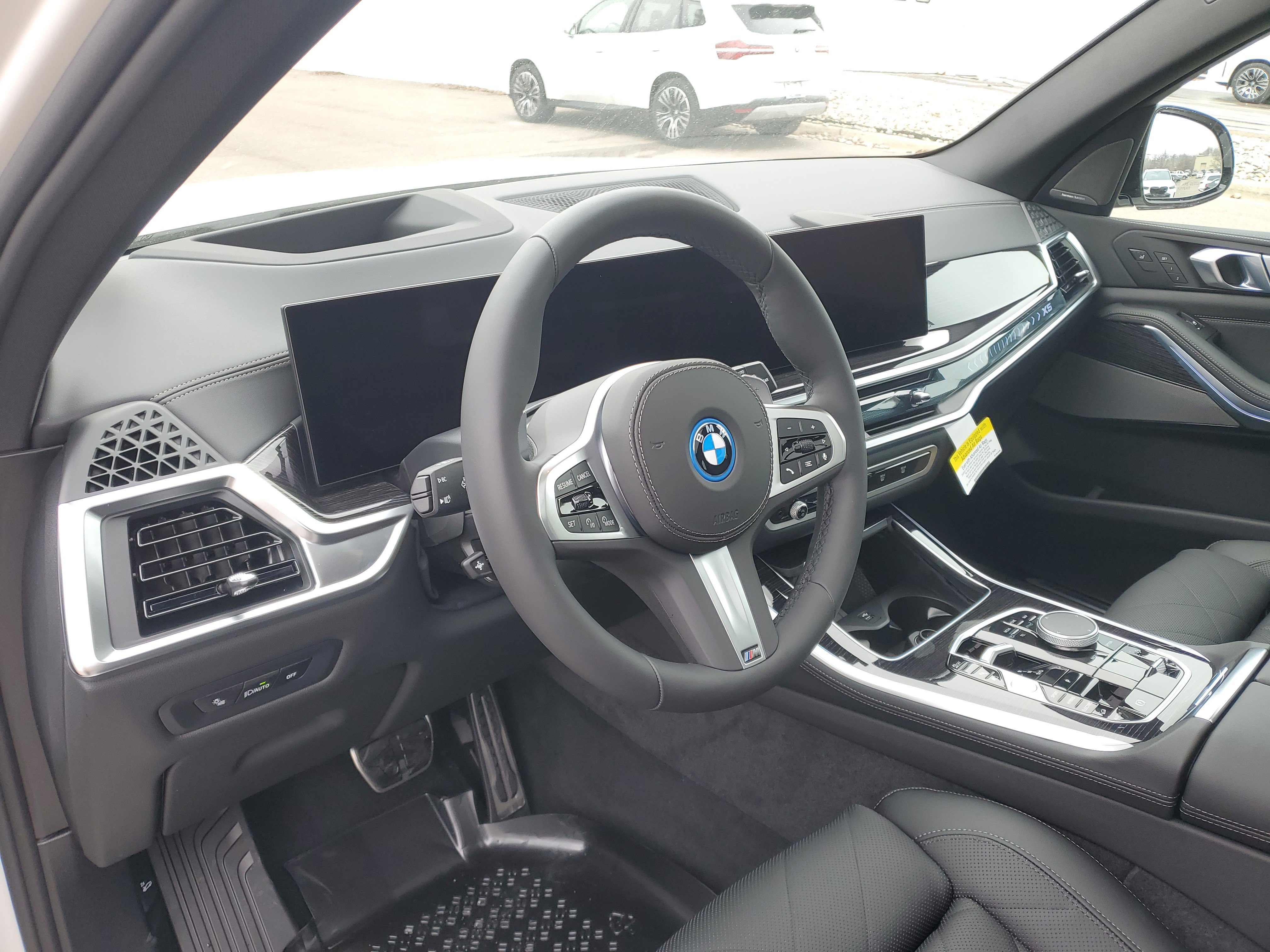 New 2026 BMW X5 xDrive50e image 10