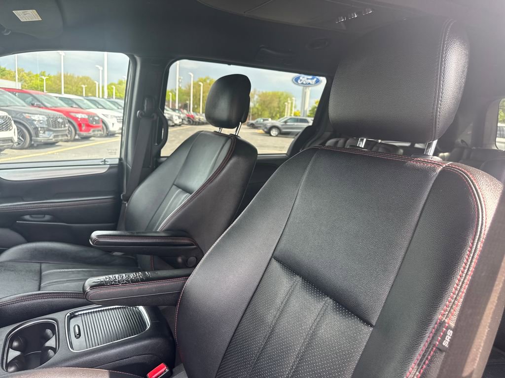 Used 2018 Dodge Grand Caravan GT FWD image 17