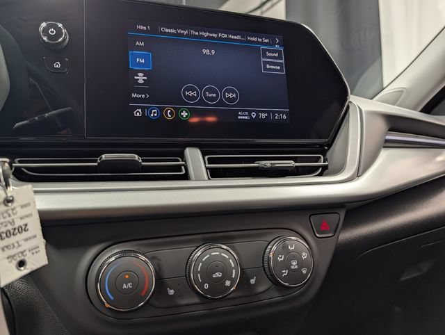 New 2026 Chevrolet Trax LS w/ LS Convenience Package FWD image 20