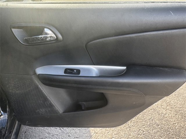 Used 2020 Dodge Journey SE w/ SE Popular Equipment Group image 15
