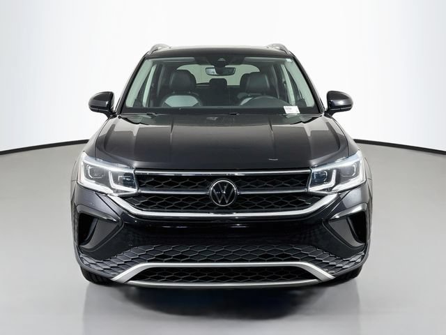 Certified 2023 Volkswagen Taos SEL AWD/4WD image 2