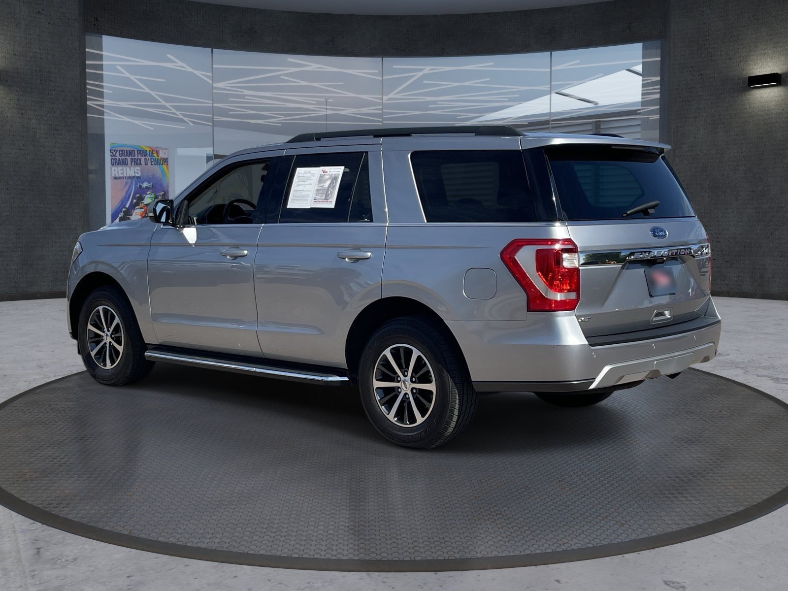 Used 2021 Ford Expedition XLT RWD image 4