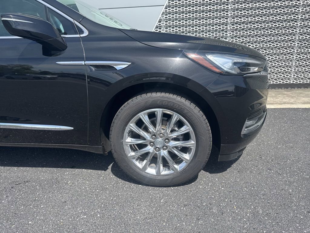 Used 2021 Buick Enclave Essence w/ Sound and Sites Package AWD/4WD image 35