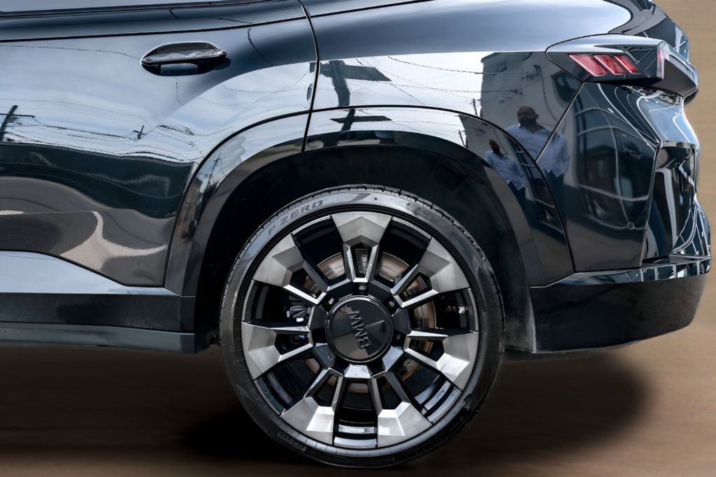 Used 2024 BMW XM image 15