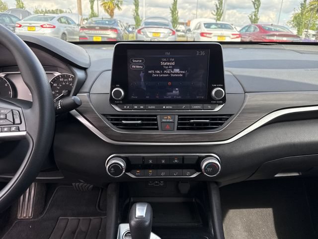 Used 2024 Nissan Altima 2.5 SV FWD image 21