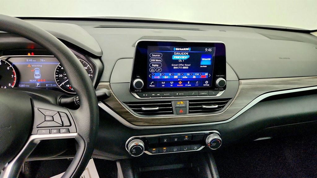 Used 2025 Nissan Altima 2.5 SV image 15