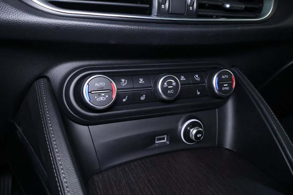 Used 2021 Alfa Romeo Stelvio Ti image 36