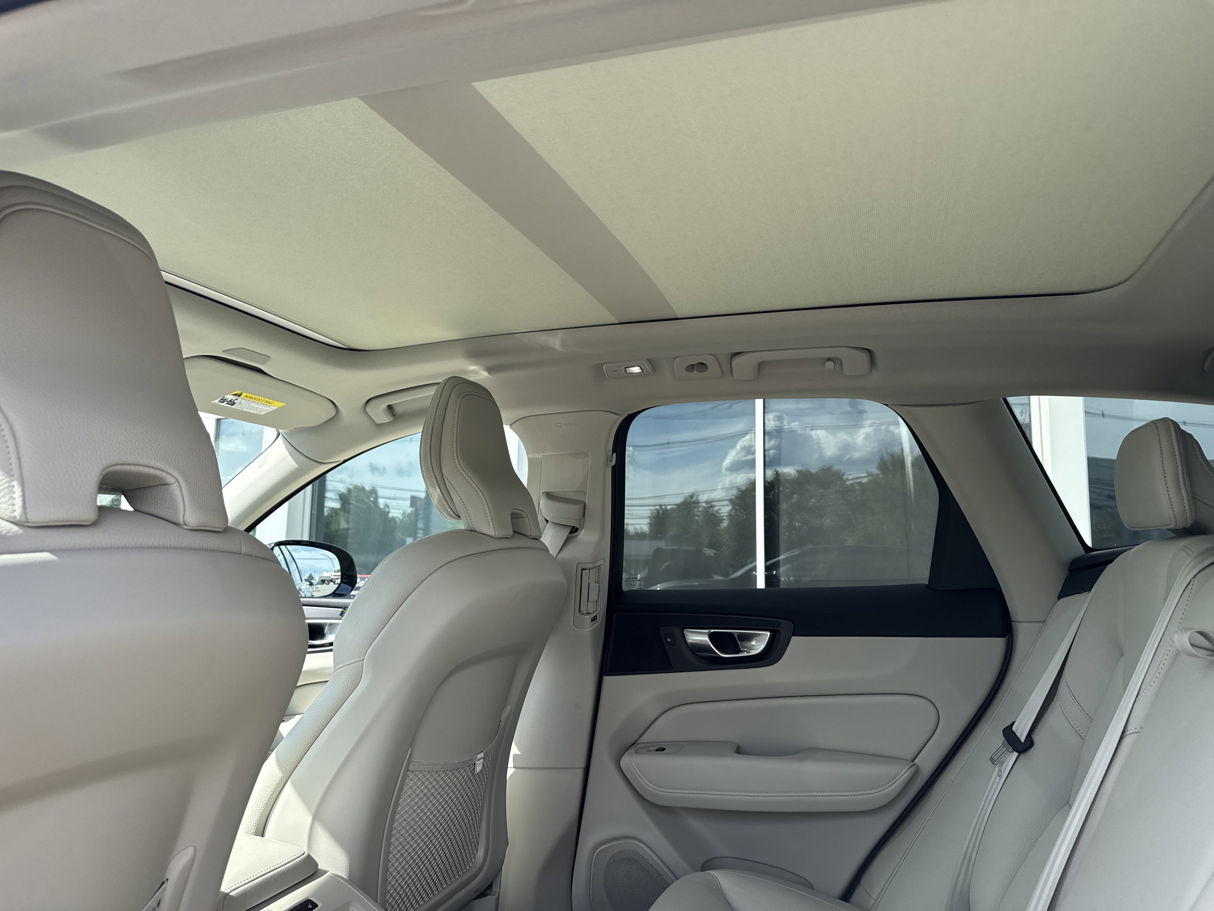 Used 2024 Volvo XC60 B5 Plus w/ Protection Package Premier image 19