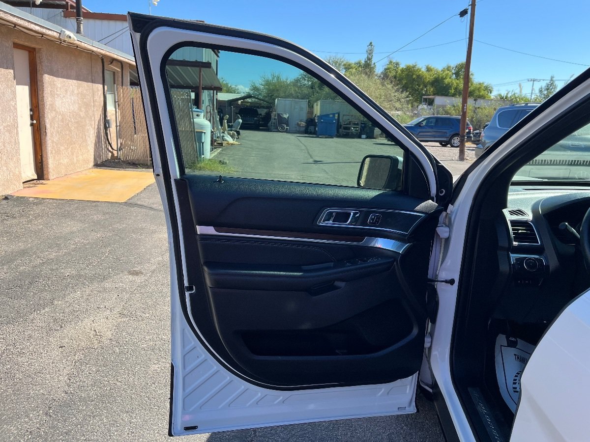 Used 2019 Ford Explorer Limited w/ Class III Trailer Tow Package FWD image 27