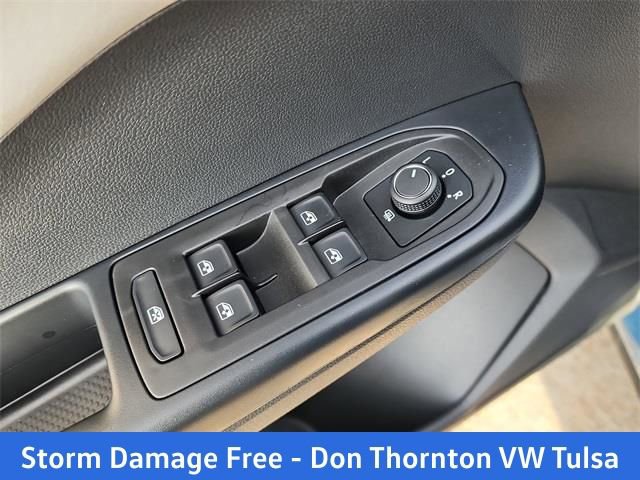 New 2026 Volkswagen Taos SE image 11