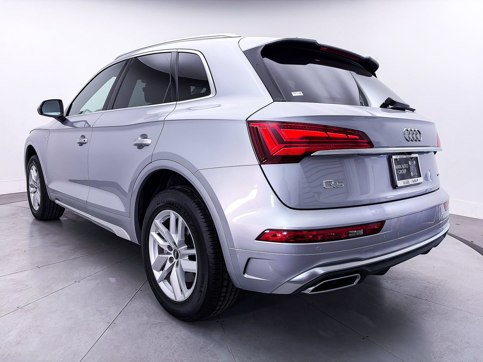 Used 2022 Audi Q5 2.0T Premium w/ Convenience Package AWD/4WD image 12