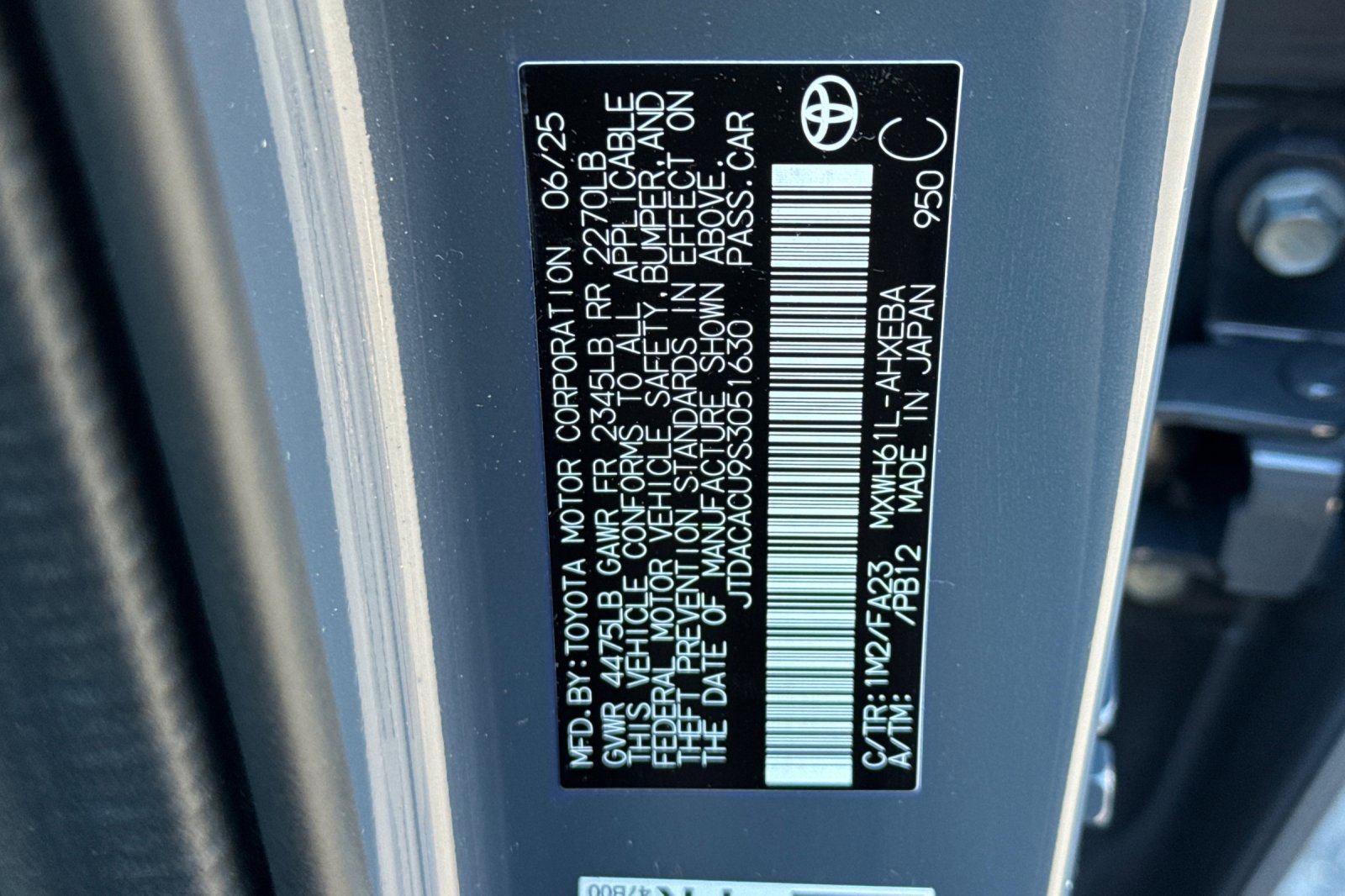 Certified 2025 Toyota Prius SE image 32