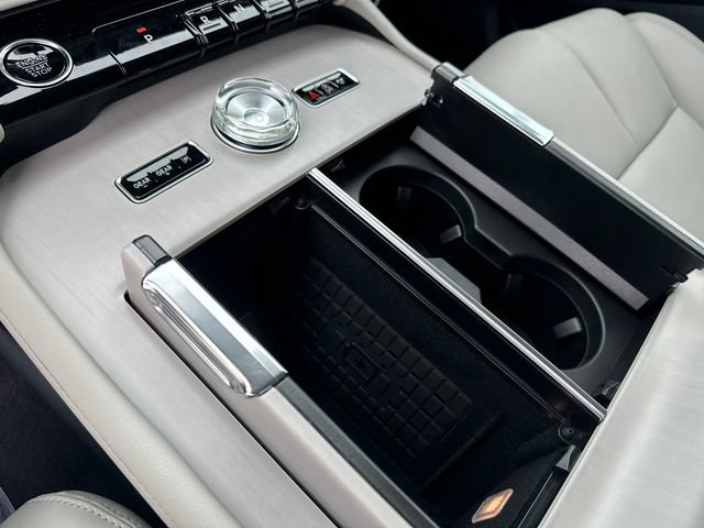 New 2026 Lincoln Navigator Reserve AWD/4WD image 32