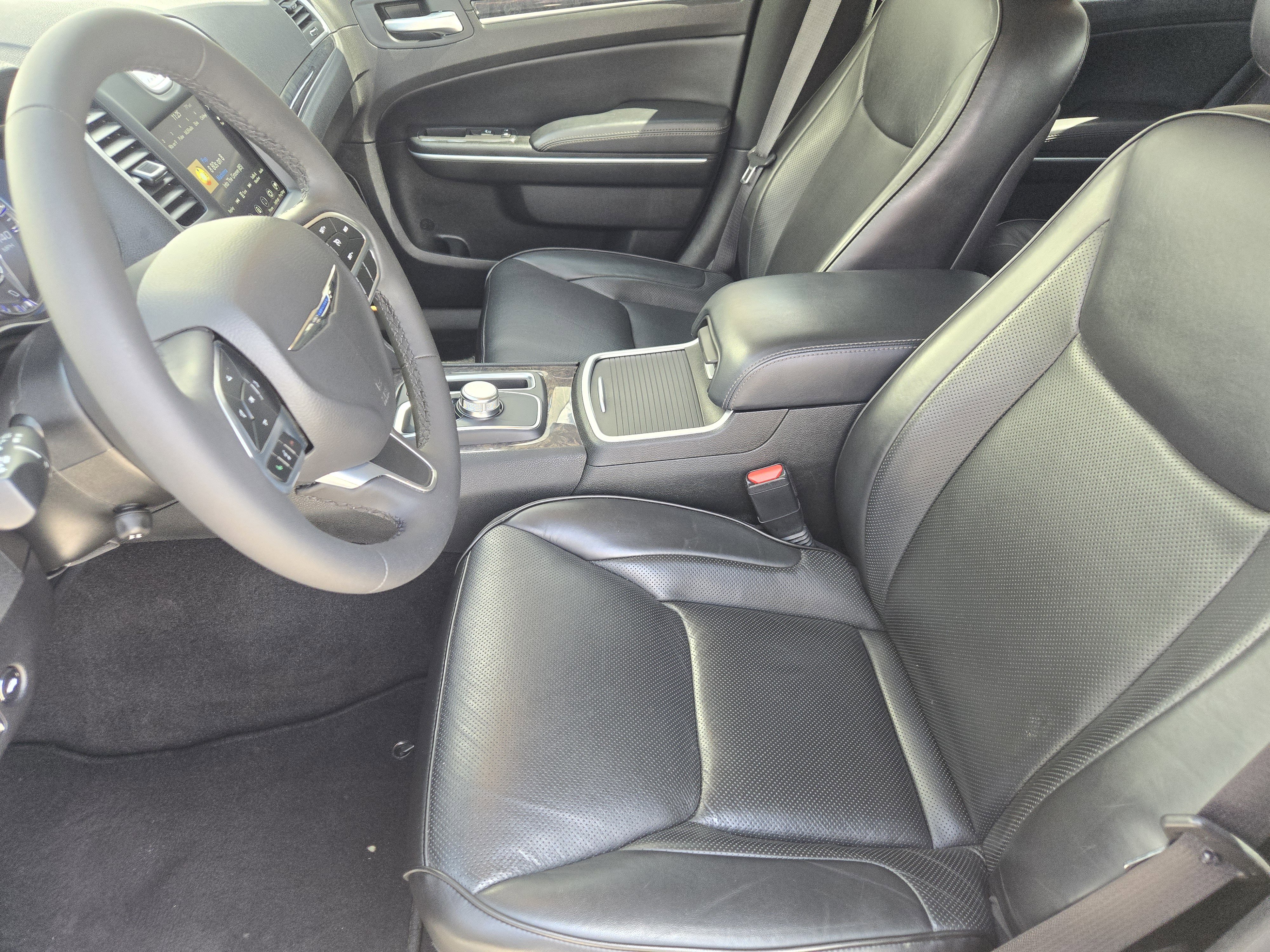Used 2023 Chrysler 300 Touring L w/ Comfort Group RWD image 15
