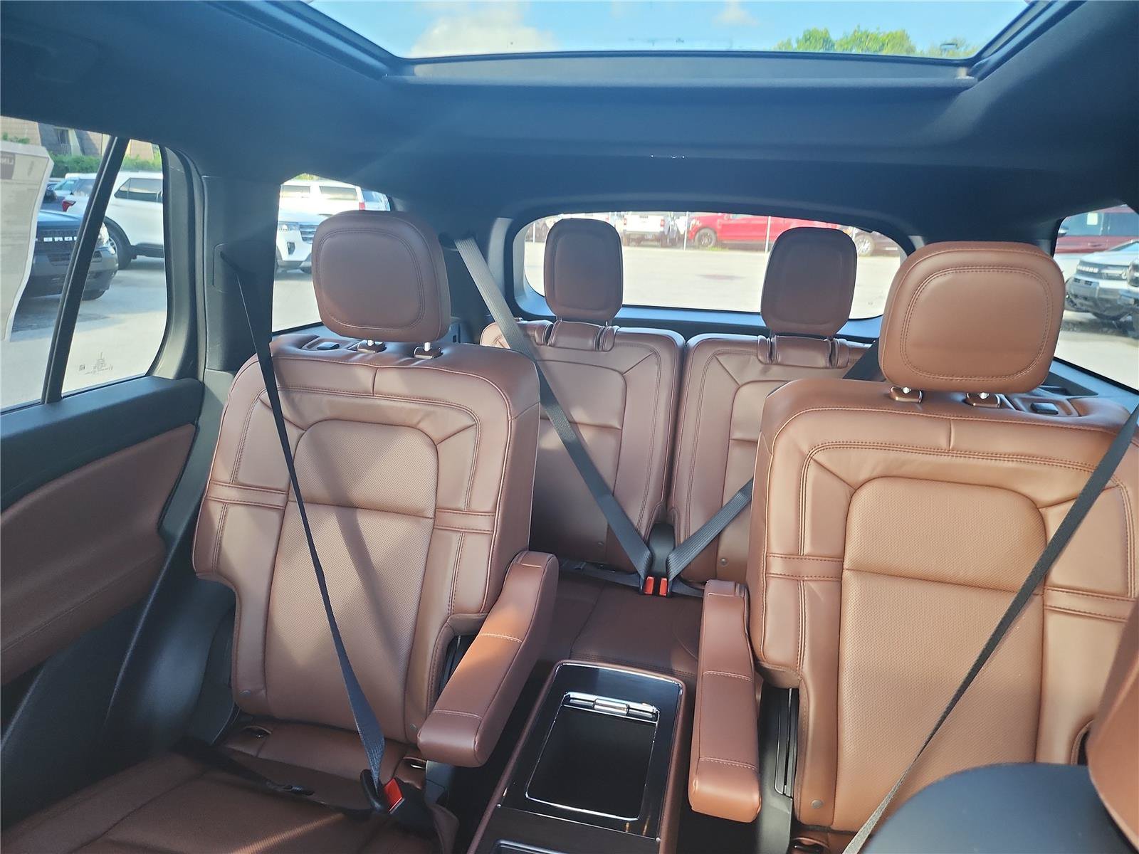 New 2027 Lincoln Aviator Reserve w/ Jet Appearance Package RWD image 15
