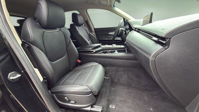 Used 2022 Genesis GV70 2.5T AWD/4WD image 11