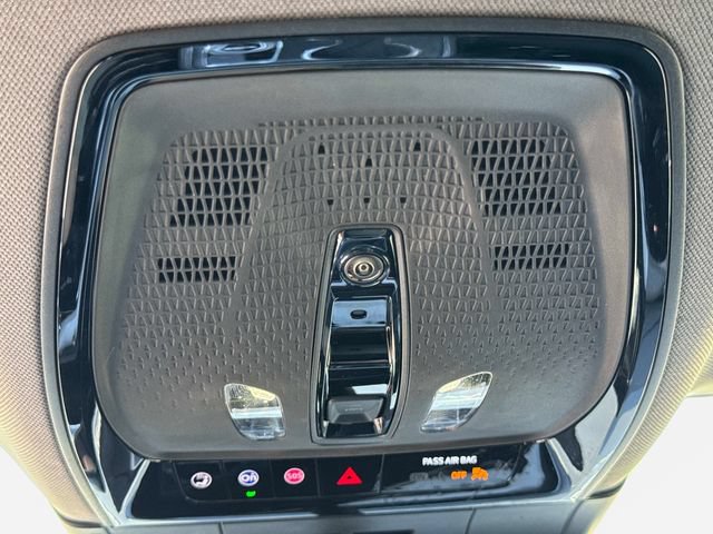 Certified 2025 Cadillac Optiq Luxury 2 w/ LPO, Floor Liner Package AWD/4WD image 21