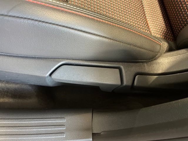 Certified 2025 Nissan Kicks SR AWD/4WD image 10