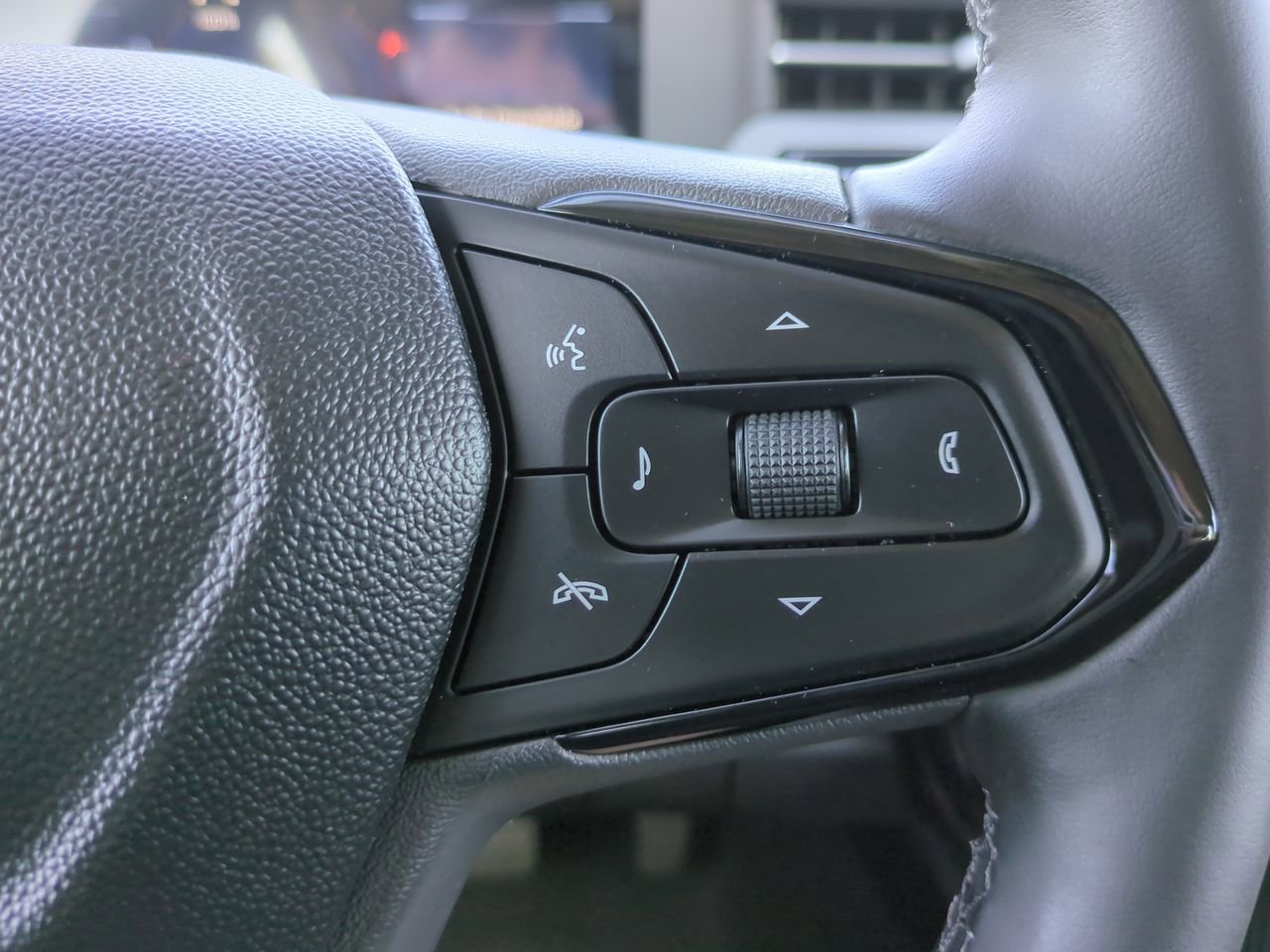 New 2027 Chevrolet Bolt RS FWD image 25